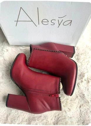 Bottines rouges Alesya à talon carré femme pointure 36, brand: Alesya, condizioni: Nuovo senza cartellino, taglia: 36, €19.00, €20.65 include la Protezione acquisti Pro