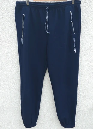 Pantalon de survêtment vintage Reebok bleu marine - Très bon état, brand: Reebok, condition: Very good, size: M, €9.00, €10.15 includes Buyer Protection