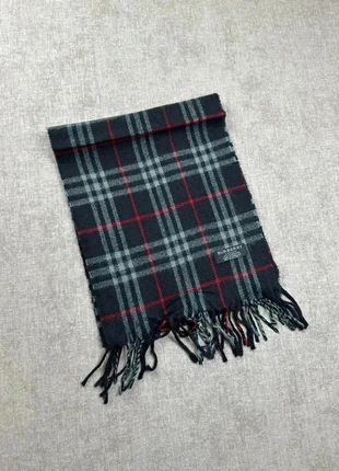 Écharpe Burberry bleu marine, brand: Burberry, condition: Very good, €50.00, €53.20 includes Buyer Protection Pro