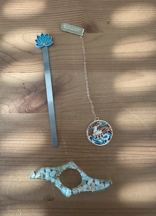 Marque pages + support page, état: Très bon état, 1,50 €, 2,28 € Protection acheteurs incluse