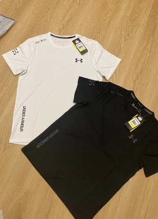 Lot de 2 t-shirts Under Armour Blanc/Noir, brand: Under Armour, condition: New with tags, size: M, €36.00, €38.50 includes Buyer Protection