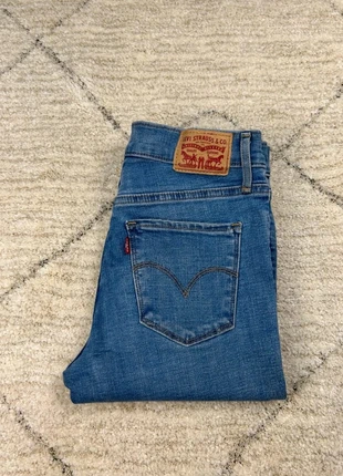 Jean Levi’s Femme Bleu W25 L30 | 311 Shaping Skinny | Taille 36 | Très Bon État | LLP115, marke: Levi's, zustand: Sehr gut, größe: S / 36 / 8, 17,10 €, 18,66 € beinhaltet Vinted-Käuferschutz Pro