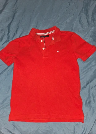 Tommy Hilfiger polo, merk: Tommy Hilfiger, staat: Heel goed, maat: 10 jaar / 140 cm, € 5,00, € 5,95 inclusief Kopersbescherming