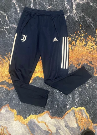 Pantalon Juventus Adidas Très Bon État Taille 11-12 Ans, marca: adidas, estado: Muy bueno, tamaño: 12 años / 152 cm, 5,00 €, 5,95 € Protección al comprador incluida