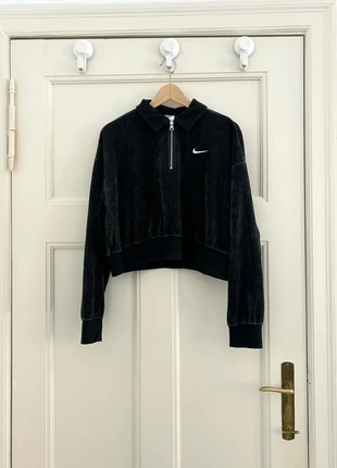 Cropped Sweater Nike (Velours, Poloshirt), brand: Nike, condizioni: Ottime, taglia: M / IT 42 / EU 38, €22.00, €23.80 include la Protezione acquisti