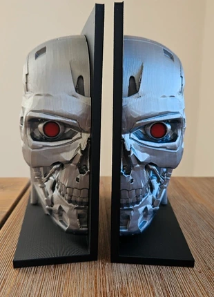 Booknook T800 Terminator, marke: Onikatanaa, zustand: Sehr gut, 30,00 €, 32,20 € beinhaltet Vinted-Käuferschutz Pro