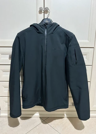 Giacca invernale uomo Wrangler nera tecnica L, brand: Wrangler, condizioni: Ottime, taglia: L, €50.00, €53.20 include la Protezione acquisti