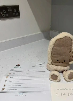 Jellycat LA Exclusive Fitswell Mitten, brand: Jellycat, condition: Very good, size: One size, $47.29, $50.35 includes Buyer Protection