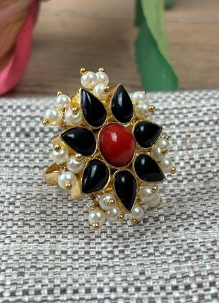 Superbe bague onyx et perles, état: Très bon état, taille: Ajustable, 14,00 €, 15,40 € Protection acheteurs (Pro) incluse