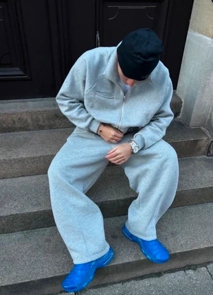 Jogging large coupe droite, brand: Neuf, condition: New without tags, size: M, €26.00, €28.00 includes Buyer Protection