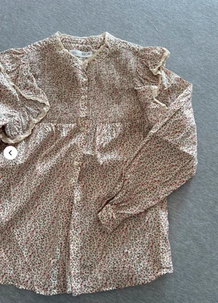 style 2000s preppy shirt blossom, merk: Zara, staat: Heel goed, maat: 12 jaar / 152 cm, € 12,95, € 14,30 inclusief Kopersbescherming