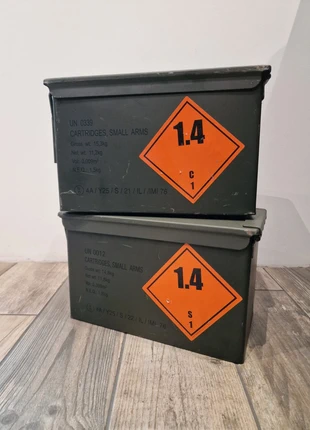 Caisses de munitions/ boites de rangement /
Caisses militaire, marque: autre, état: Très bon état, 29,00 €, 31,15 € Protection acheteurs incluse