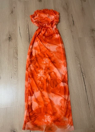 Atemberaubendes Maxikleid in leuchtendem Orange mit Tie-Dye / Blumenprint – Bandeau-Stil Größe S, marque: Shein, état: Neuf sans étiquette, taille: S / 36 / 8, 4,00 €, 4,90 € Protection acheteurs incluse