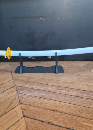 Katana zenitsu demon slayer (avec le socle), marque: Amazon, état: Bon état, 17,00 €, 18,55 € Protection acheteurs incluse