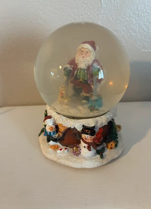 Boule à neige père Noël , musicale, zustand: Gut, 5,00 €, 5,95 € inklusive Vinted-Käuferschutz