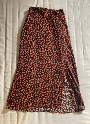 Buttoned rose skirt, marque: Pull & Bear, état: Très bon état, taille: S / 36 / 8, 5,00 €, 5,95 € Protection acheteurs incluse