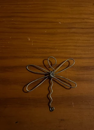 Pingente de libélula, marca: De, estado: Novo sem etiquetas, €5.00, €5.95 inclui Proteção do Comprador