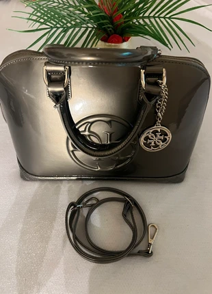 Sac Guess noir, authentique, gris carbone argenté. État irréprochable., brand: GUESS, condition: Very good, €35.00, €37.45 includes Buyer Protection Pro