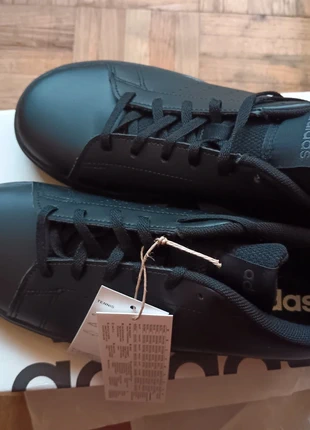 Basket Adidas Advantage Base 2.0J 38 2/3 noire, marque: adidas, état: Neuf avec étiquette, taille: 38.5, 32,00 €, 34,30 € Protection acheteurs incluse