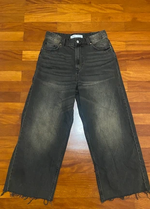 calças baggy castanhas, marca: Bershka, estado: Bom, tamanho: PT 42 | W32, €4.00, €4.90 inclui Proteção do Comprador