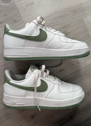 Nike Air Force 1 blanc & kaki – taille 38,5 – très bon état, marque: Nike, état: Très bon état, taille: 38.5, 45,00 €, 47,95 € Protection acheteurs incluse
