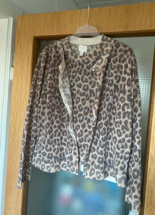 Damen Twinset Leo, marque: H&M, état: Très bon état, taille: XL / 42 / 14, 35,00 €, 37,45 € Protection acheteurs incluse