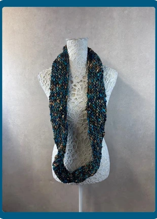 Écharpe tricotée multicolore bleue et marron – Lot MI30, condition: Very good, €7.10, €8.16 includes Buyer Protection Pro