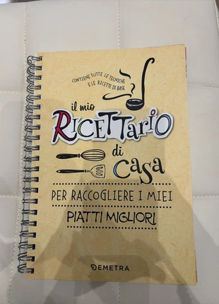 Libro “Il mio ricettario di casa per raccogliere i miei piatti migliori”, état: Neuf, 5,00 €, 5,95 € Protection acheteurs incluse