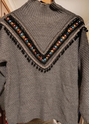 Camisola de Malha Cinzenta com Bordado Étnico e Pompons (Gola Alta), brand: Local, condizioni: Ottime, taglia: Taglia unica, €4.50, €5.43 include la Protezione acquisti