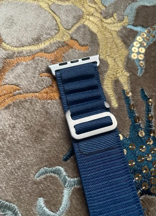 Bracelet Apple Watch Alpine Loop bleu foncé – Compatible 42/44/45/46/49 mm, merk: Apple, staat: Nieuw zonder prijskaartje, € 8,95, € 10,10 inclusief Kopersbescherming