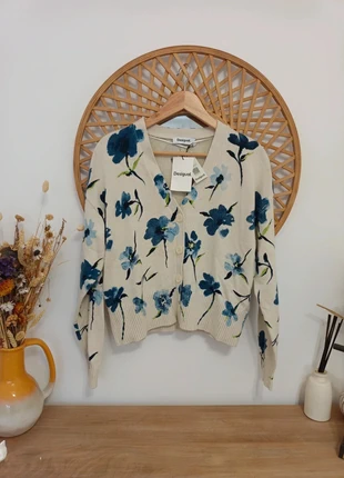 Cardigan Desigual flores azul crema | Floral knit | Chaqueta ligera mujer, 102€en la web, merk: Desigual, staat: Nieuw met prijskaartje, maat: S / 36 / 8, € 65,00, € 68,95 inclusief Kopersbescherming