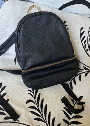 sac à dos noir femme, marque: Primark, état: Très bon état, 5,99 €, 6,99 € Protection acheteurs incluse