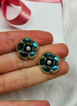 Orecchini fiori verdi, brand: INOX, condizioni: Nuovo con cartellino, €5.50, €6.48 include la Protezione acquisti Pro