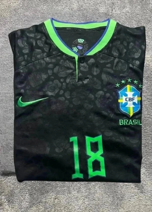 Maillot de football Brésil noir Nike CBF édition spéciale homme taille M numéro 18 rare collector, marque: Nike, état: Neuf sans étiquette, taille: M, 15,00 €, 16,45 € Protection acheteurs incluse