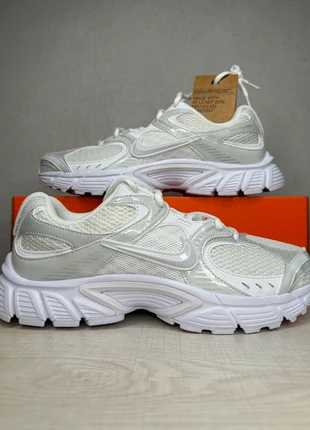 Nike V5 RNR, marque: Nike, état: Très bon état, taille: 41, 64,00 €, 67,90 € Protection acheteurs (Pro) incluse