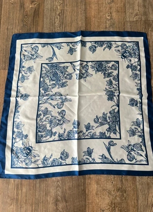 Foulard bleu et blanc à motif, marca: foulard, estado: Muy bueno, 8,50 €, 9,63 € Protección al comprador incluida