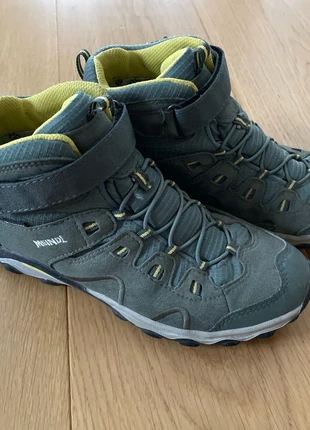 Wanderschuhe von Meidl, Salbei, Gr. 35, merk: Meindl, staat: Heel goed, maat: 35, € 40,00, € 42,70 inclusief Kopersbescherming