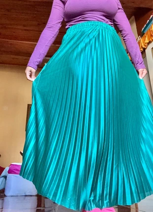 Jupe Longue Mastour Satin Vert vintage, brand: Vintage Dressing, condizioni: Nuovo senza cartellino, taglia: Taglia unica, €20.00, €21.70 include la Protezione acquisti