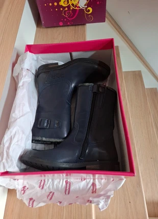 Nieuwe meisjes laarsjes maat 28 Piedro donkerblauwe laarzen, merk: Piedro, staat: Nieuw met prijskaartje, maat: 28, € 25,00, € 26,95 inclusief Kopersbescherming
