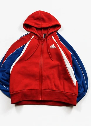 Adidas vintage hoodie brodé| vibe sporty chic 2000s, marque: Vintage Dressing, état: Très bon état, taille: M / 38 / 10, 29,95 €, 32,15 € Protection acheteurs incluse