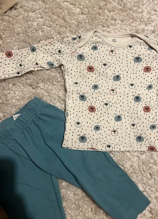 Pyjama van Kruidvat 62/68, marca: Kruidvat, estado: Muy bueno, tamaño: 3-6 meses / 62 cm, 2,00 €, 2,80 € Protección al comprador incluida