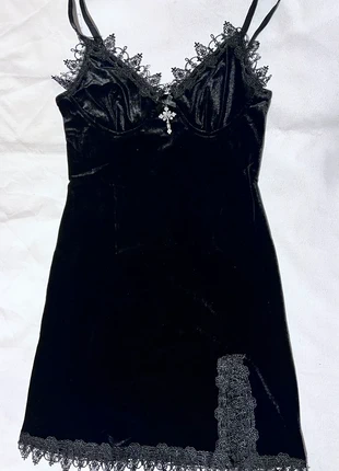 Mini Abito Velluto Gothic Pizzo e Croce M, marque: Queen of Darkness, état: Neuf sans étiquette, taille: M / 38 / 10, 30,00 €, 32,20 € Protection acheteurs incluse