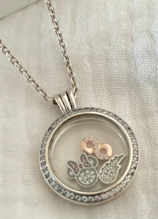 Collier argent Pandora avec 3 mini charms parfait état, brand: Pandora, condizioni: Ottime, €90.00, €95.20 include la Protezione acquisti