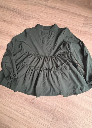 Chemisier vert volanté Shein • Taille L • Style ample & confortable, marke: Shein, zustand: Sehr gut, größe: L / 40 / 12, 3,00 €, 3,85 € inklusive Vinted-Käuferschutz