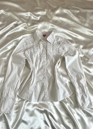 Chemise cintré blanches à froufrou et manches évasées - y2k officecore, marque: Top Vintage, état: Très bon état, taille: M / 38 / 10, 24,00 €, 25,90 € Protection acheteurs (Pro) incluse