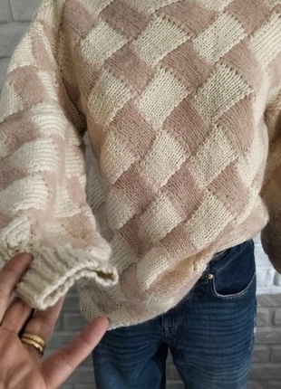 Maglione Vintage Luxury Liner Oversize Fatto a Mano 🧶 Handknit in New Zealand 
Taglia: L (46), marca: Hand Knitted, estado: Muito bom, tamanho: L / 40 / 12, €30.00, €32.20 inclui Proteção do Comprador