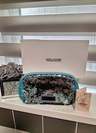 Mark Jacobs makeup bag and free perfume sample, brand: Marc Jacobs, condition: New without tags, £10.00, £11.20 includes Buyer Protection