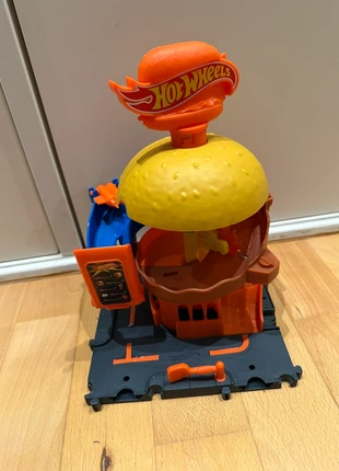 Mattel Hot Wheels City Downtown, brand: Hot Wheels, condizioni: Ottime, taglia: 4 anni / 104 cm, €5.00, €5.95 include la Protezione acquisti