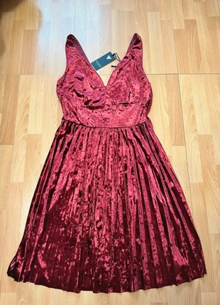 Vestito abito donna plissé Guess velluto, marke: GUESS, zustand: Neu, mit Etikett, größe: XS / 34 / 6, 38,00 €, 40,60 € inklusive Vinted-Käuferschutz