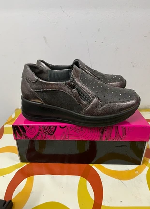 Zapatos cómodos de color gris metalizado con brillantes, marque: soft spa, état: Très bon état, taille: 36, 10,00 €, 11,20 € Protection acheteurs incluse